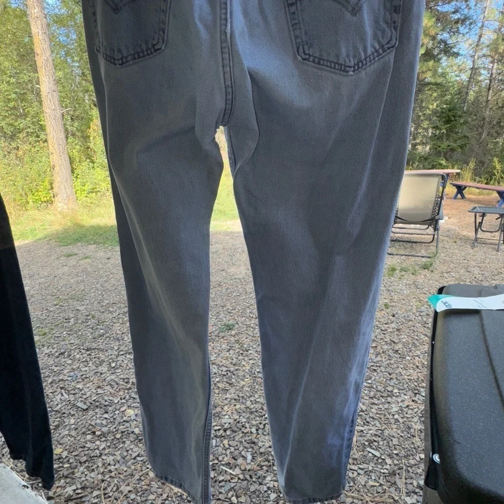 Levi’s 505 Men’s Jeans label is 36” x31”- actual is 35”x 31”